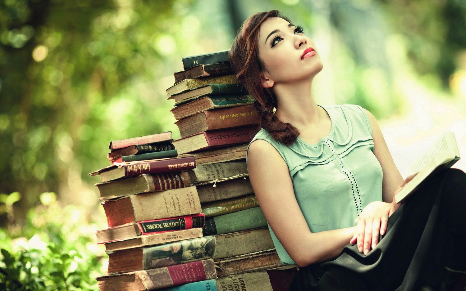 wallpaper of beautiful girls are reading the books 8